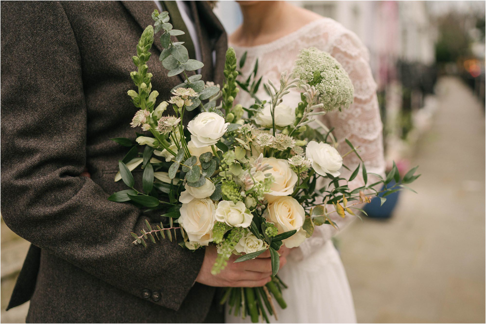 bride bouquet in chelsea london 
